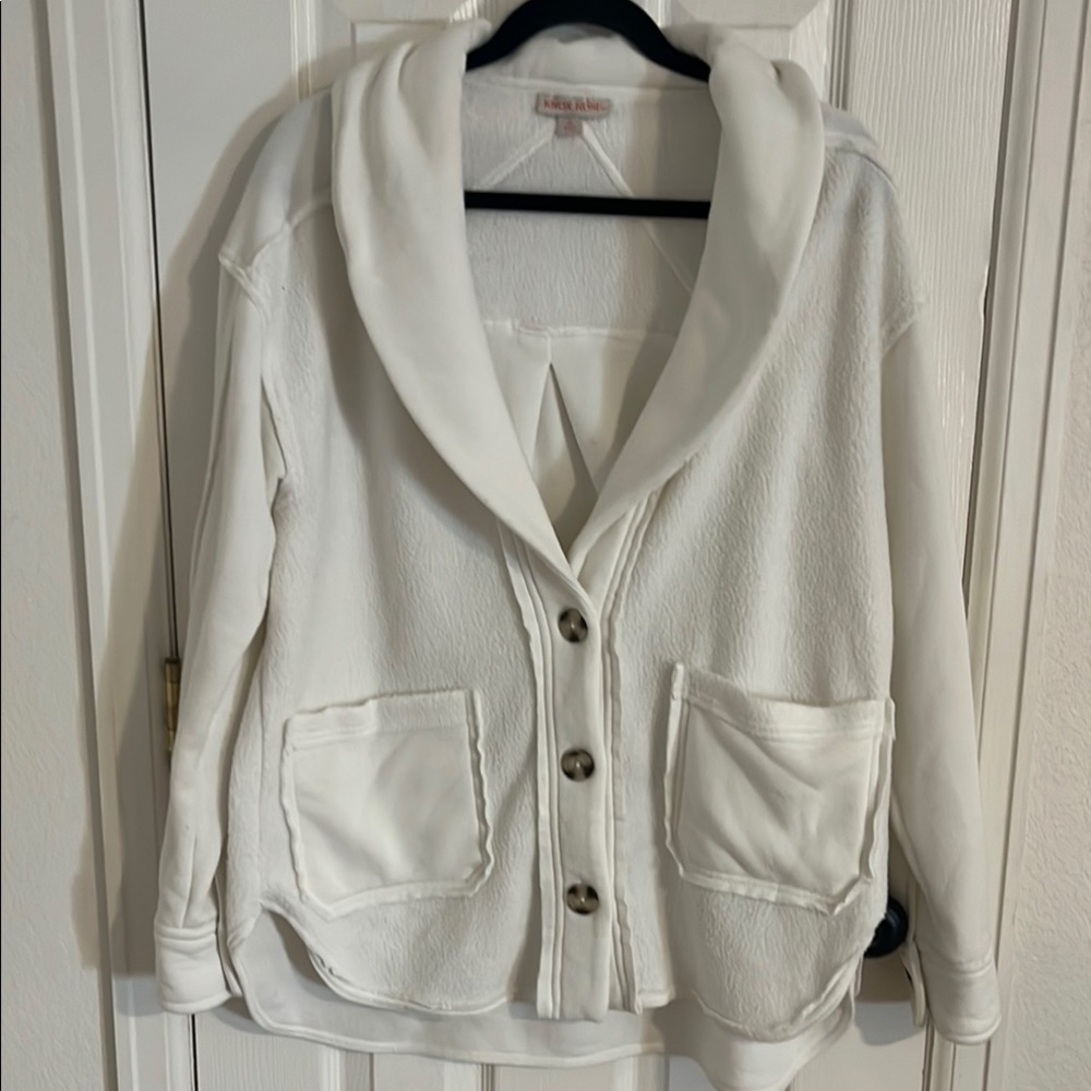 Knox Rose: White Button-Up Jacket with Pockets